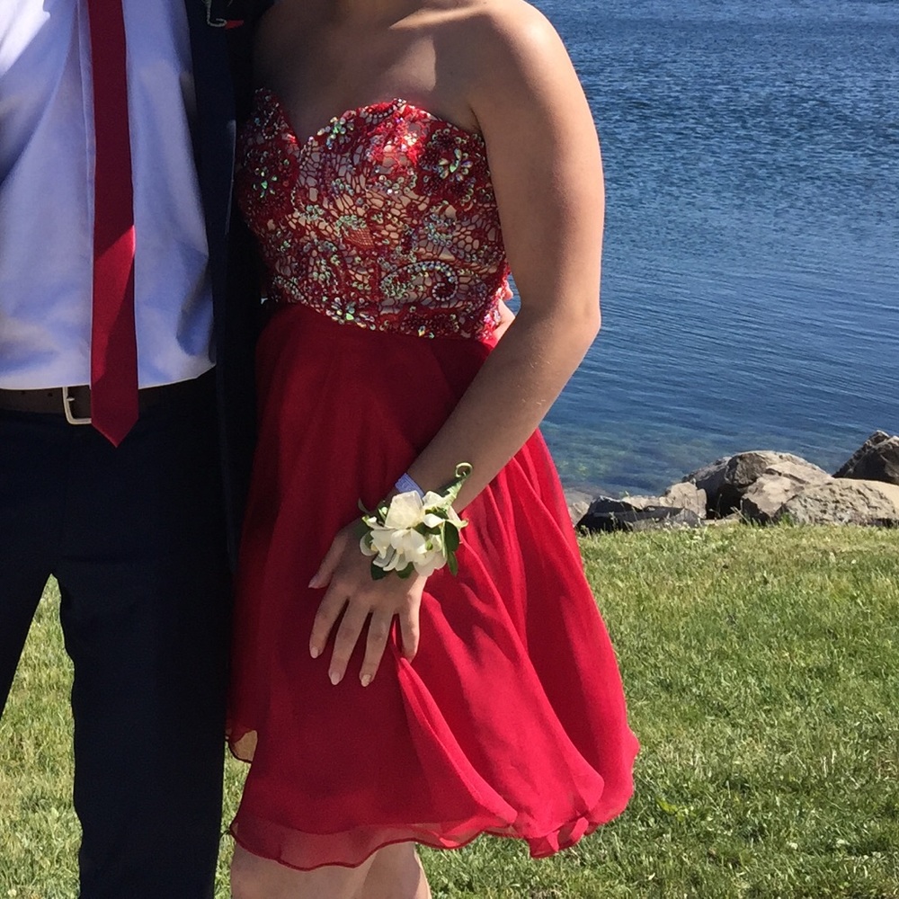 PROM / GRAD DRESS - Picture 2 of 5